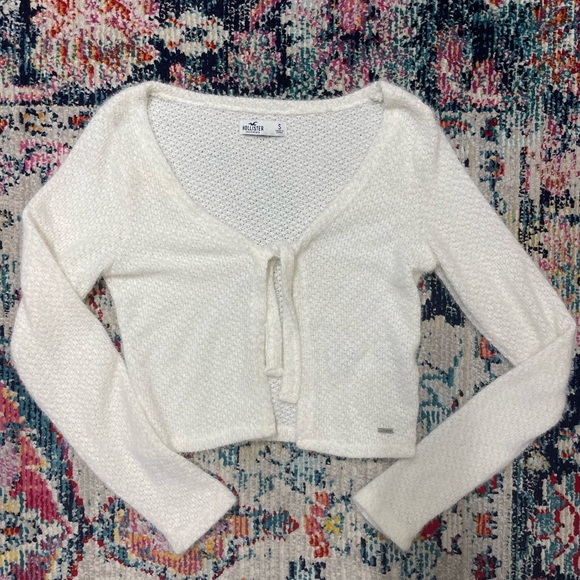 White Hollister sweater - Picture 2 of 3